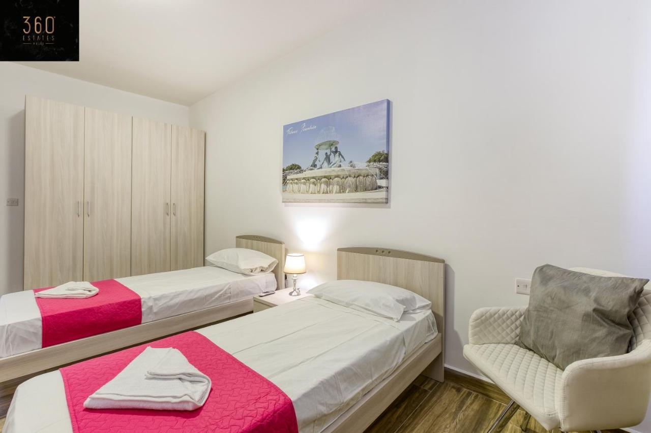 Lux Sea Front Penthouse With Breathtaking Views In St Pauls By 360 Estates Apartman San Pawl il-Baħar Kültér fotó