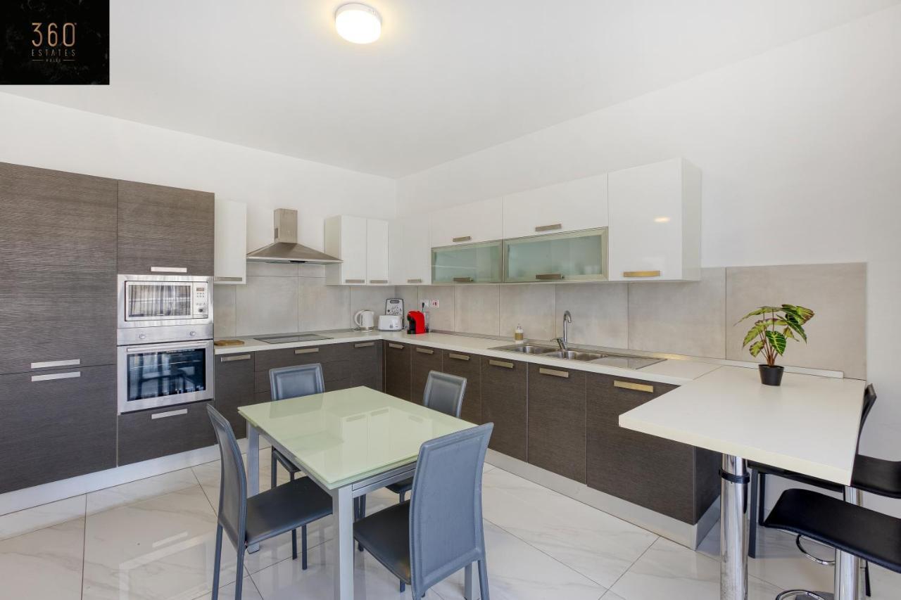 Lux Sea Front Penthouse With Breathtaking Views In St Pauls By 360 Estates Apartman San Pawl il-Baħar Kültér fotó